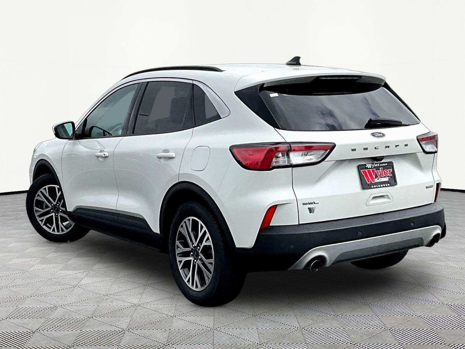 Used 2020 Ford Escape SEL FWD image 4