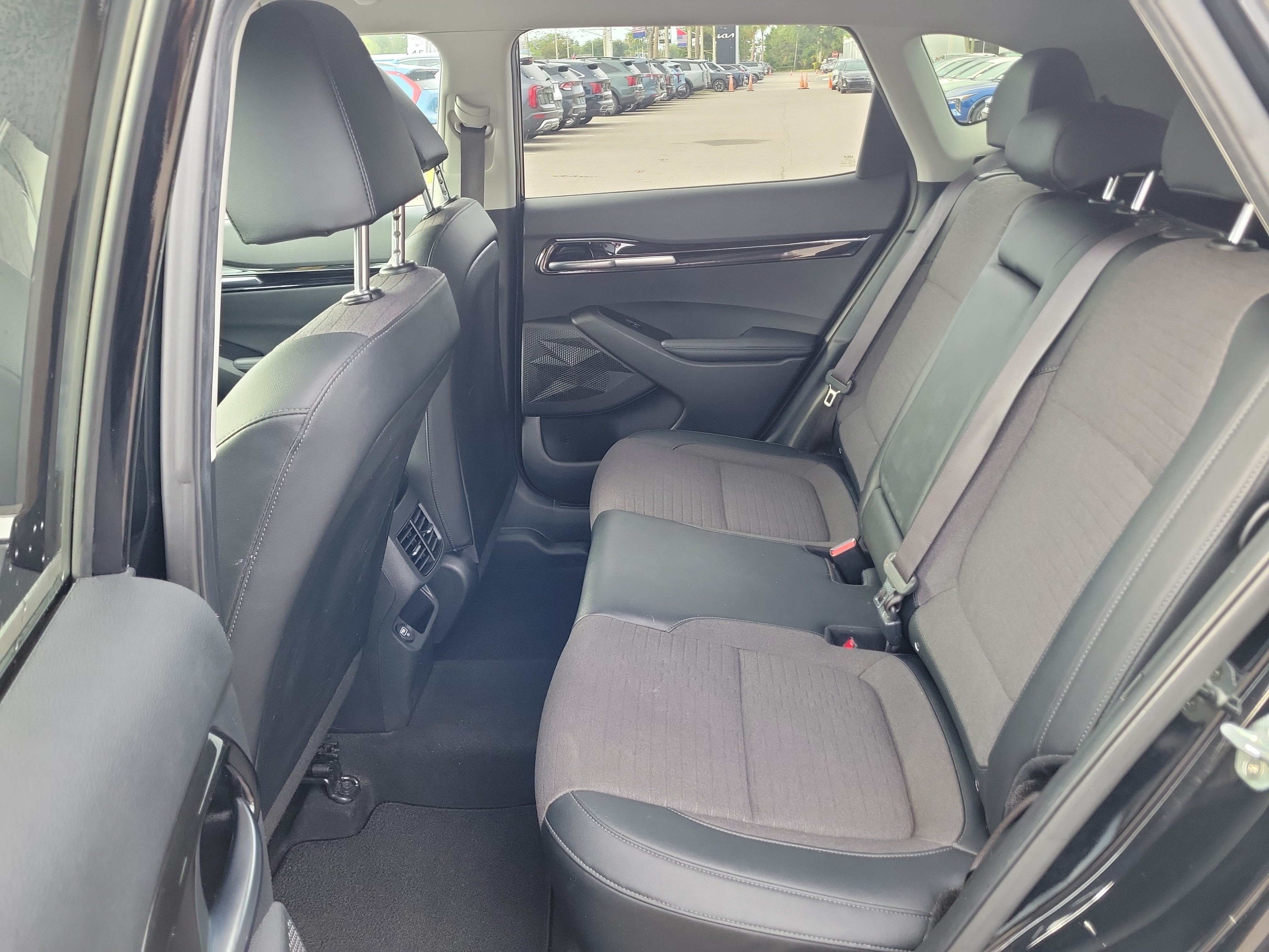 Used 2022 Kia Seltos S FWD image 15
