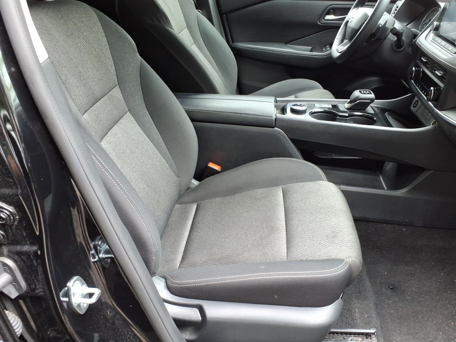 Used 2025 Nissan Rogue SV AWD/4WD image 6