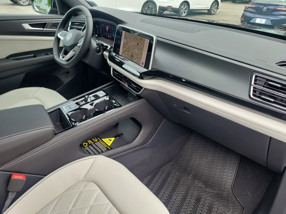 New 2025 Volkswagen Atlas Cross Sport SEL Premium R-Line image 28