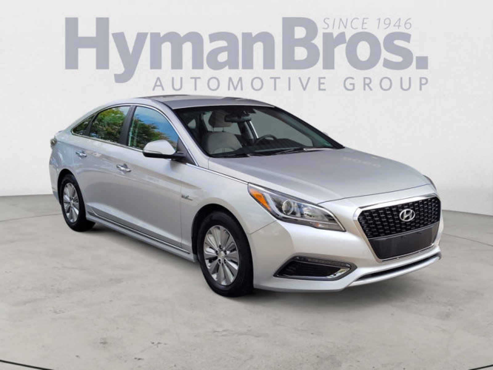 Used 2016 Hyundai Sonata SE image 1