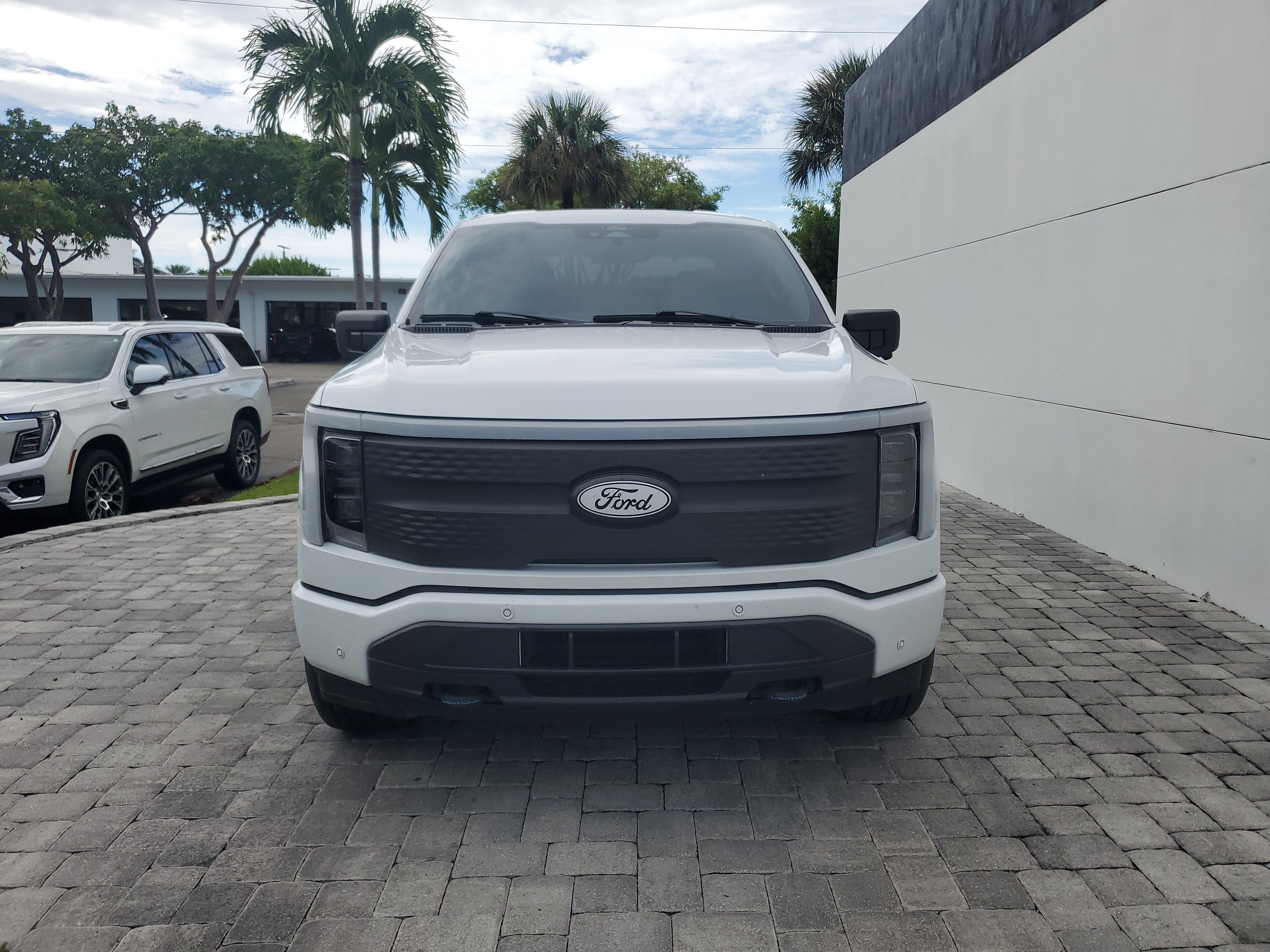 Used 2024 Ford F150 Lightning Flash AWD/4WD image 2