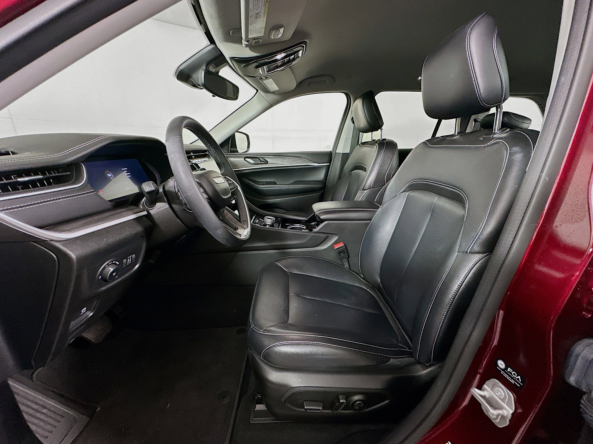 Used 2023 Jeep Grand Cherokee Limited image 13