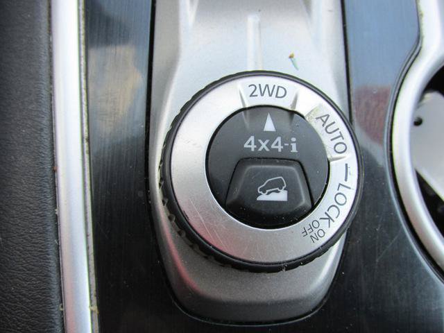 Used 2019 Nissan Pathfinder SV AWD/4WD image 15