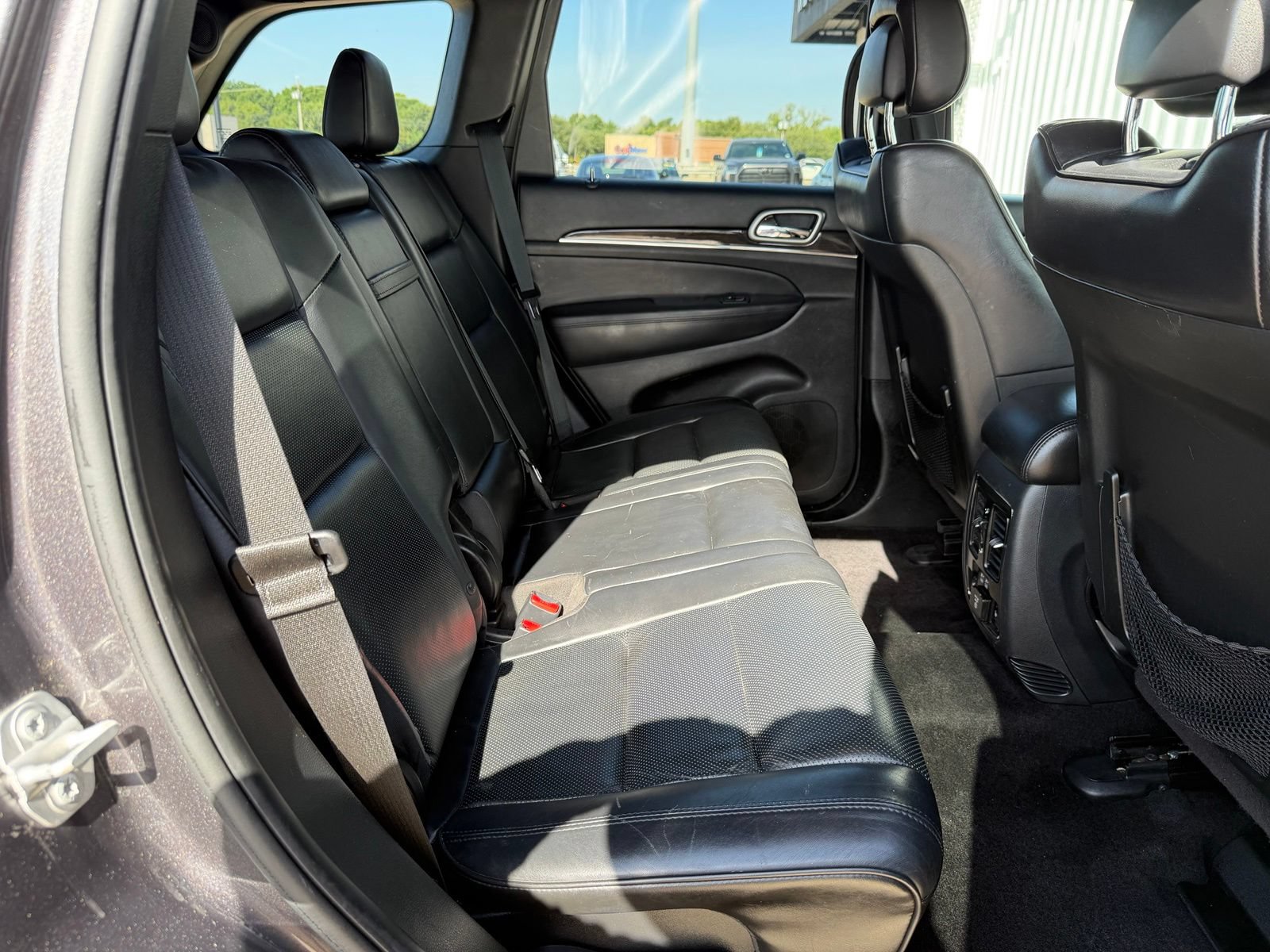 Used 2018 Jeep Grand Cherokee Overland AWD/4WD image 24