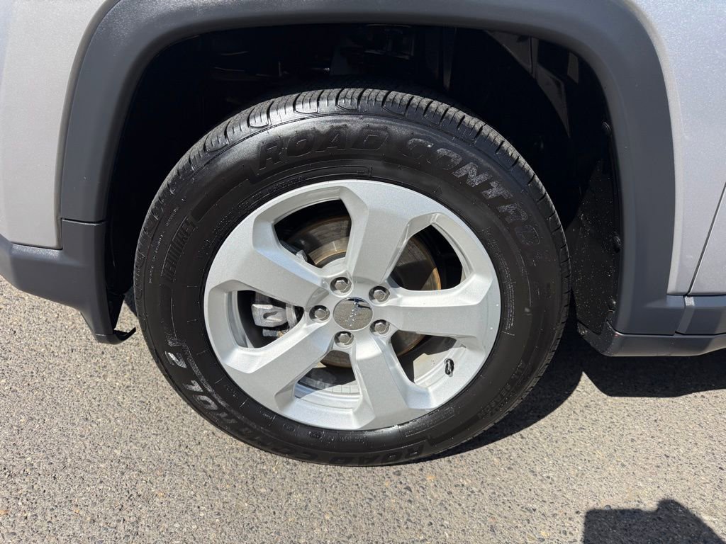 Used 2018 Jeep Compass Latitude w/ Popular Equipment Group FWD image 13