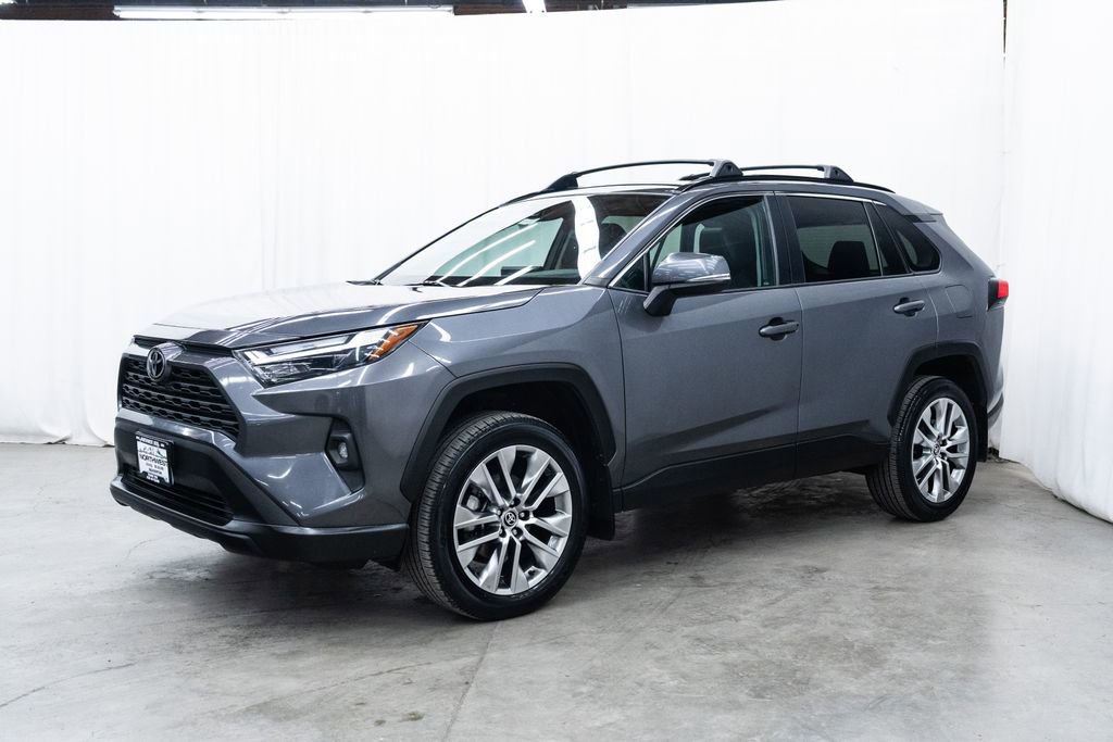 Used 2022 Toyota RAV4 XLE Premium AWD/4WD image 3