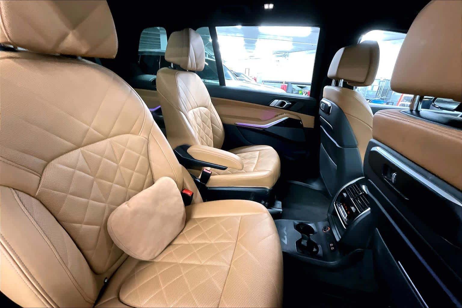 Used 2025 BMW X7 xDrive40i w/ M Sport Package image 17