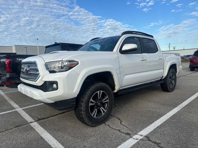 Used 2017 Toyota Tacoma SR5 AWD/4WD video 1
