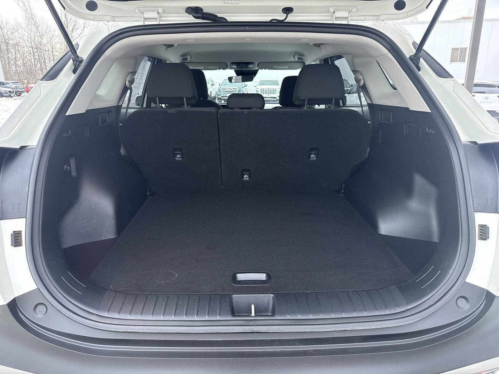 Used 2023 Kia Sportage LX image 12