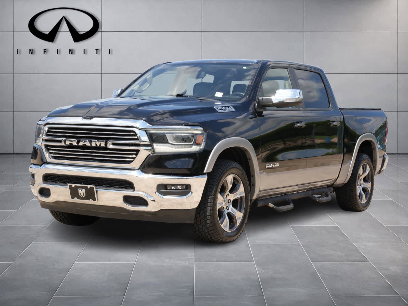 Used 2019 RAM 1500 Laramie AWD/4WD image 1