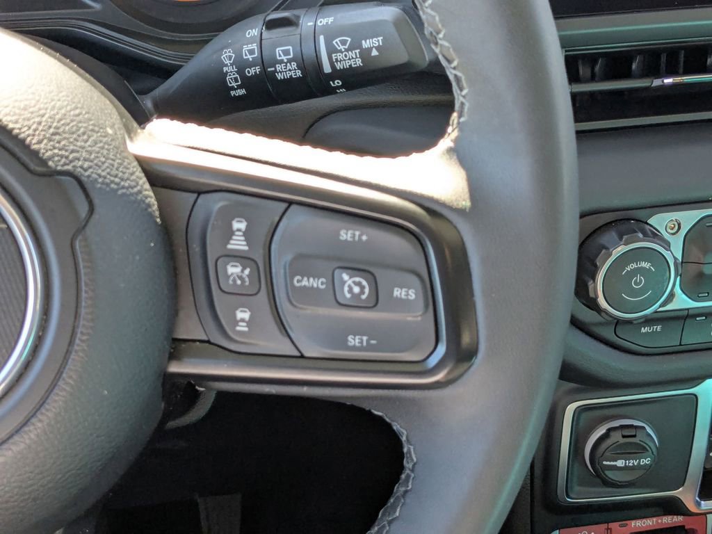 Used 2025 Jeep Wrangler Unlimited Rubicon image 17