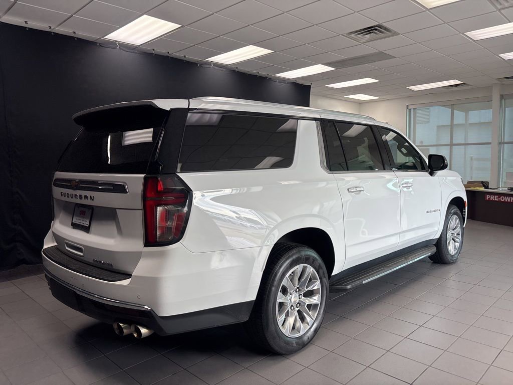 Used 2023 Chevrolet Suburban Premier image 3