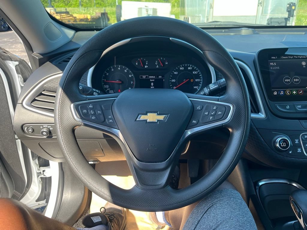 Certified 2025 Chevrolet Malibu LT FWD image 13