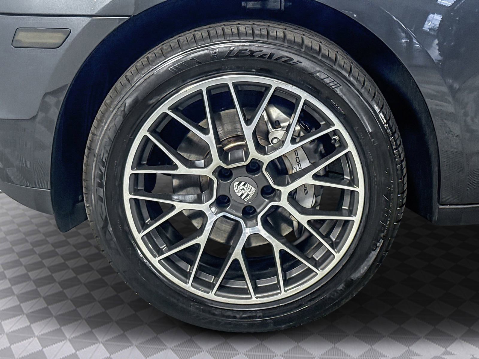 Used 2017 Porsche Macan S image 33