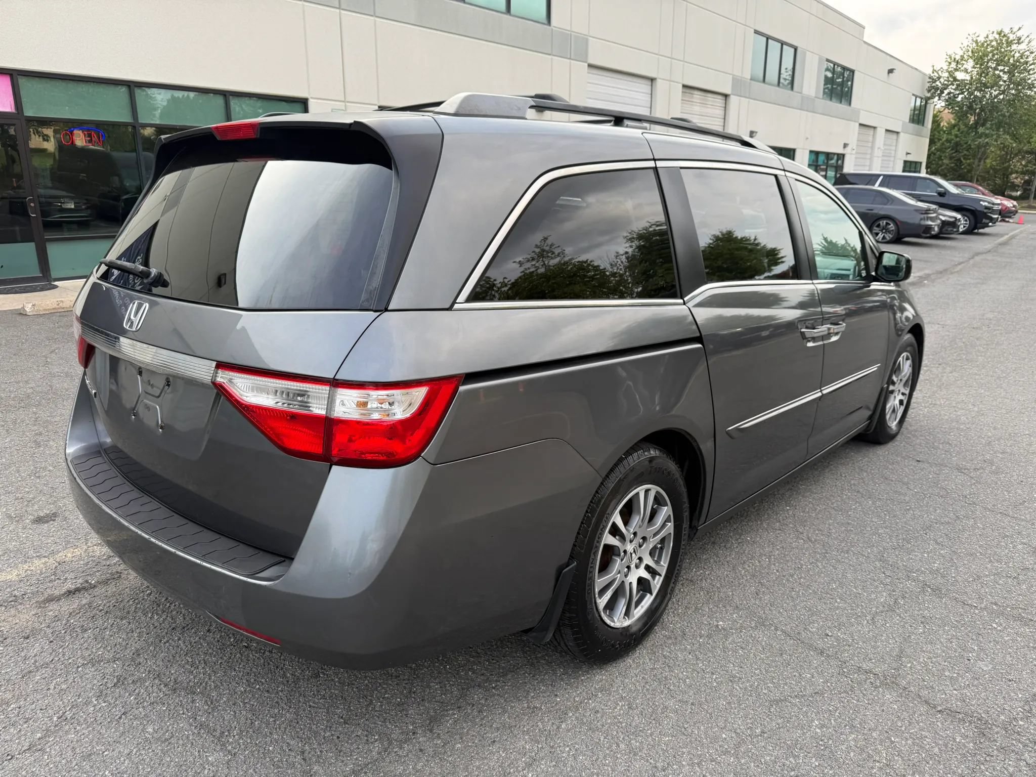 Used 2012 Honda Odyssey EX image 3