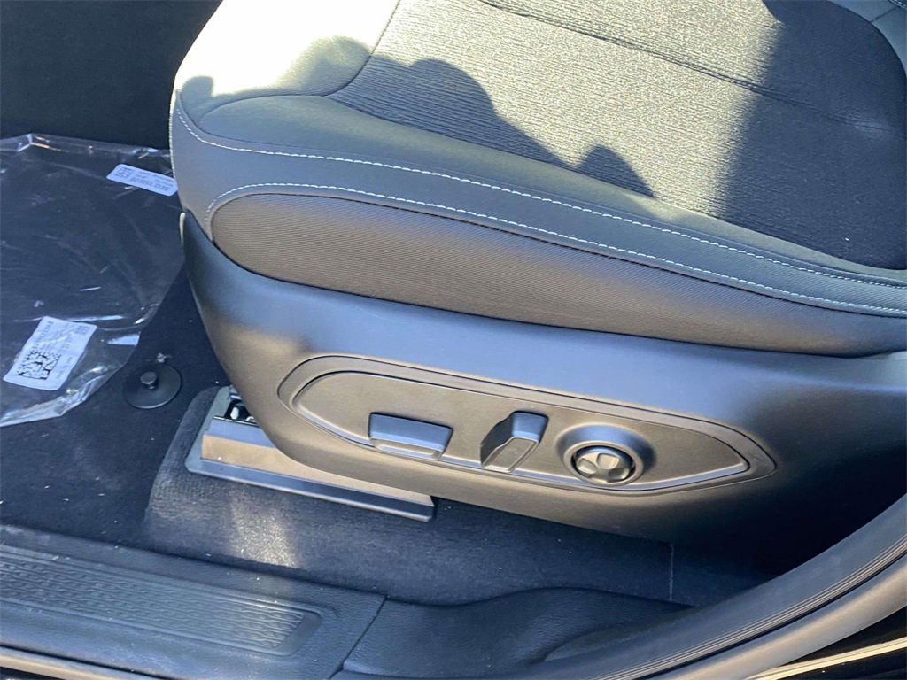 New 2025 Jeep Grand Cherokee L Laredo image 14