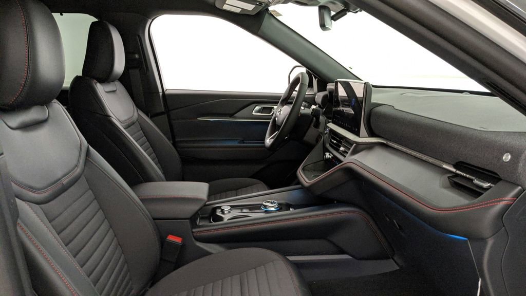 New 2025 Ford Explorer ST-Line w/ Premium Package image 39