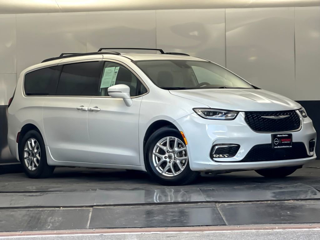 Used 2022 Chrysler Pacifica Touring-L