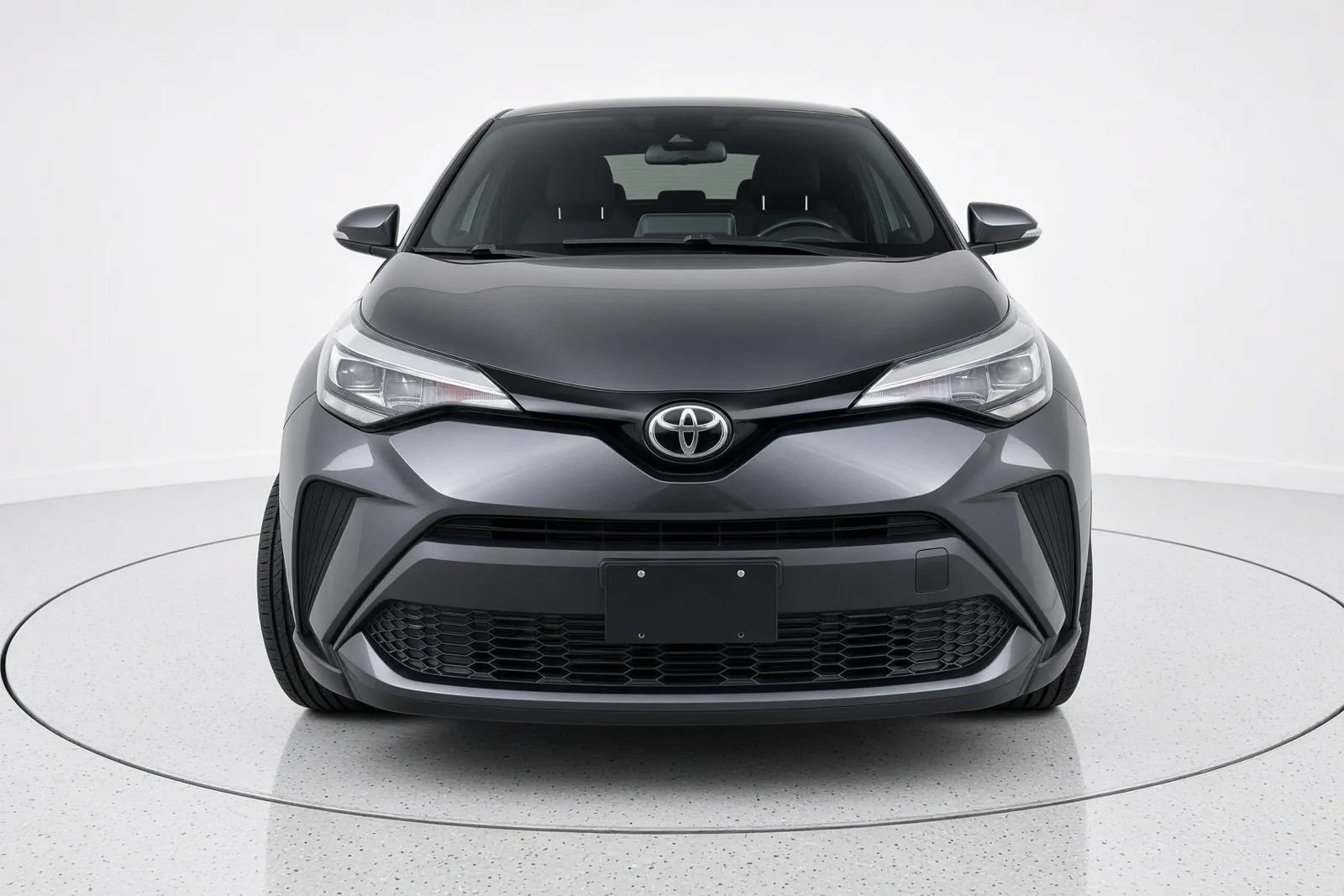 Used 2021 Toyota C-HR XLE FWD image 2
