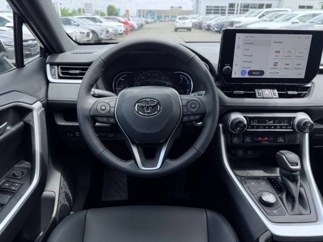 Used 2024 Toyota RAV4 XSE w/ Weather Package AWD/4WD image 28