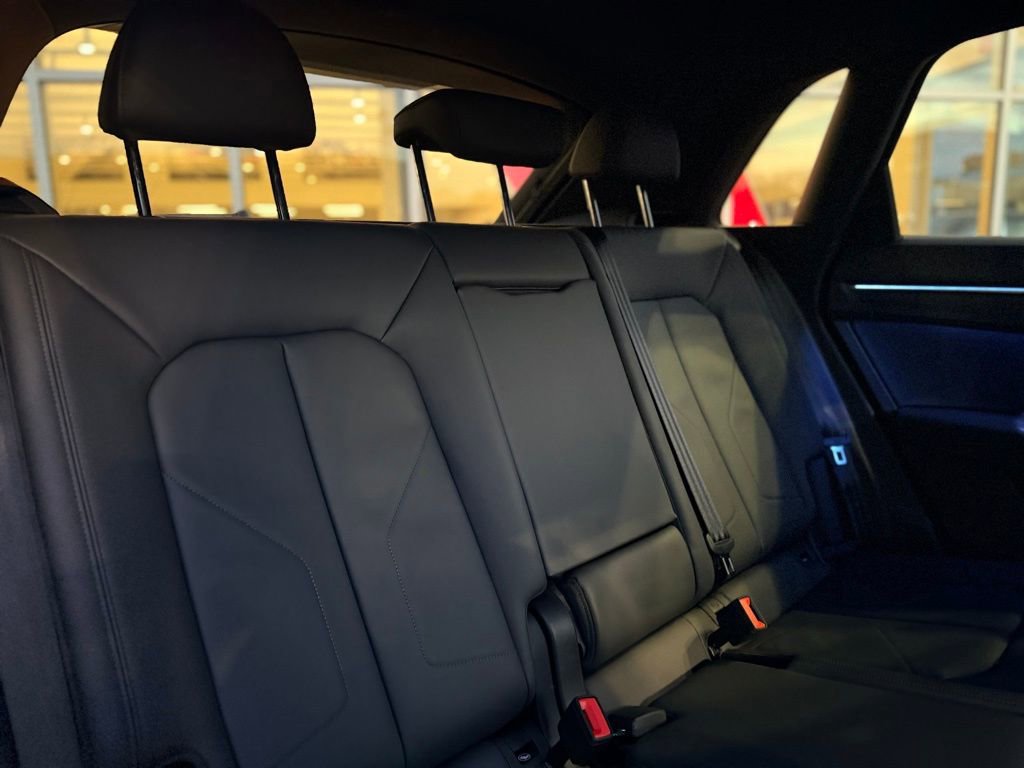 Used 2025 Audi Q3 2.0T Premium Plus w/ Premium Plus Package image 19