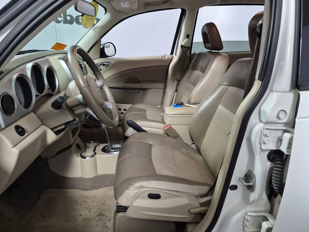 Used 2008 Chrysler PT Cruiser Limited FWD image 9