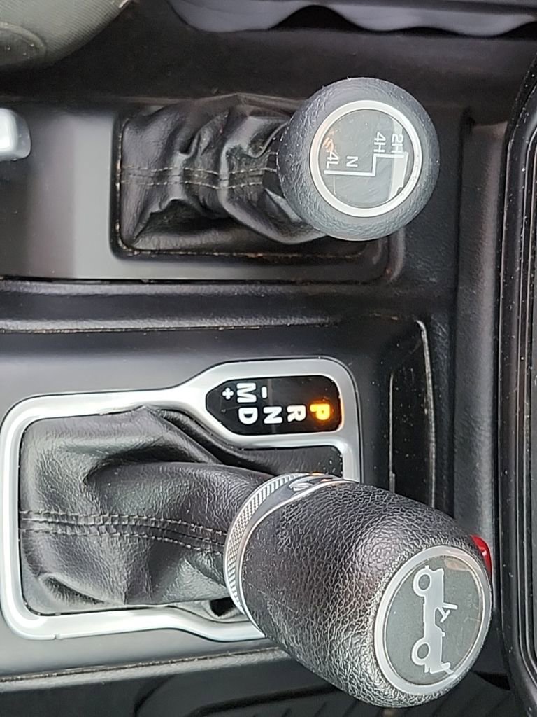 Used 2018 Jeep Wrangler Unlimited Sport AWD/4WD image 7