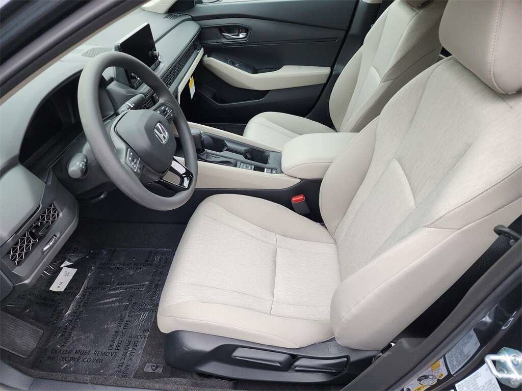 Used 2023 Honda Accord LX image 17