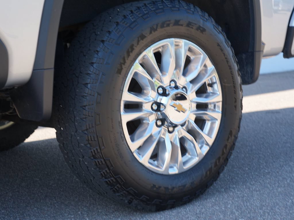 Certified 2022 Chevrolet Silverado 3500 High Country w/ Z71 Off-Road Package AWD/4WD image 34