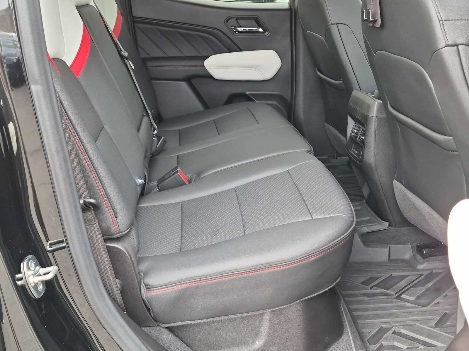 Used 2024 GMC Canyon AT4X AWD/4WD image 22