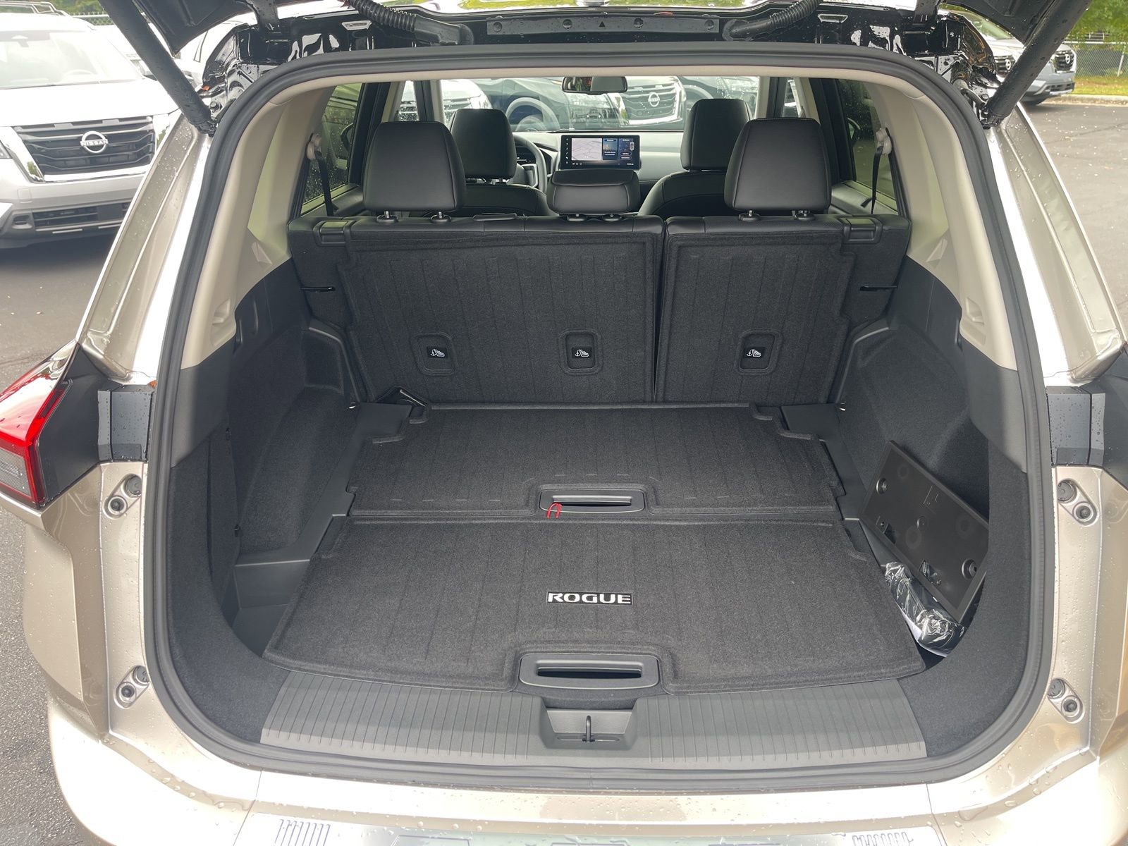 New 2026 Nissan Rogue Platinum image 12