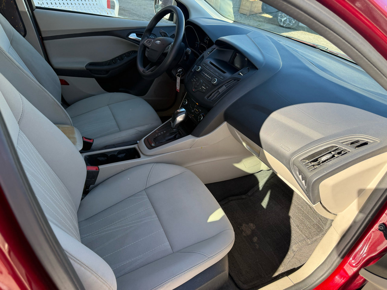 Used 2015 Ford Focus SE image 16