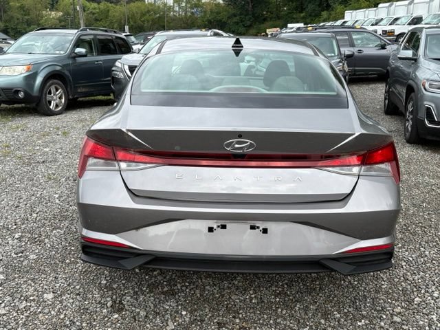Used 2023 Hyundai Elantra SEL FWD image 4