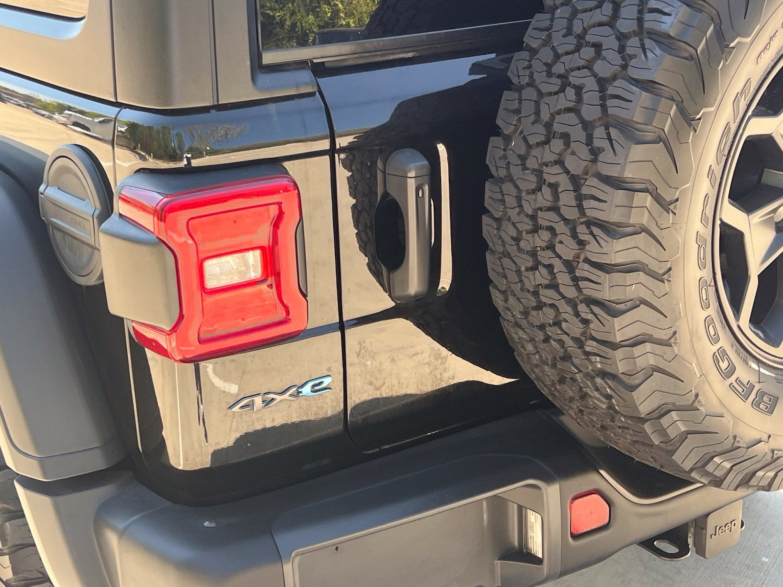 Used 2023 Jeep Wrangler Unlimited Rubicon 4xe AWD/4WD image 12