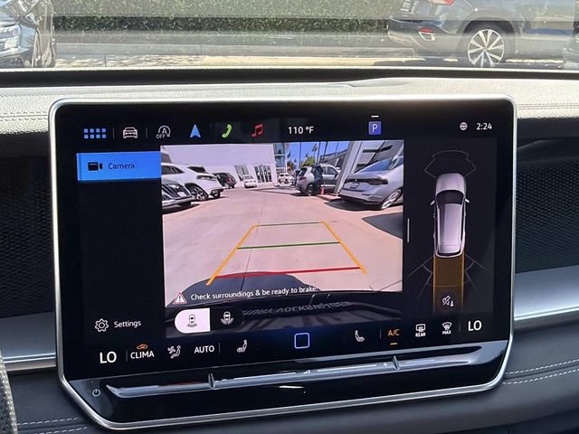 Certified 2025 Volkswagen Tiguan SE R-Line FWD image 24