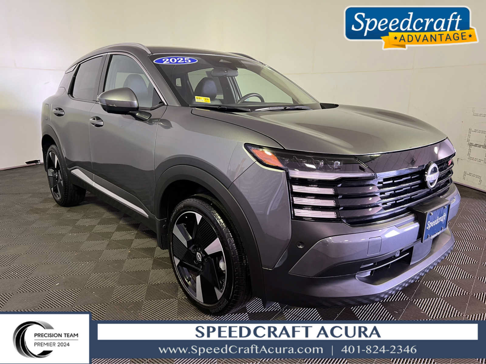 Used 2025 Nissan Kicks SR FWD image 1