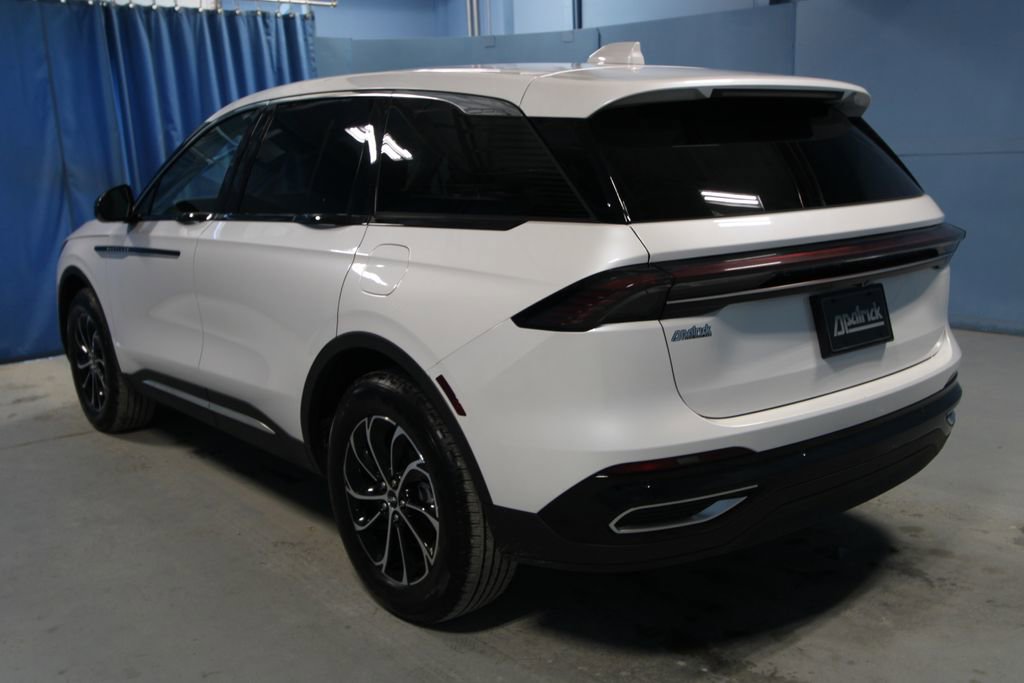 Used 2025 Lincoln Nautilus Premier image 33