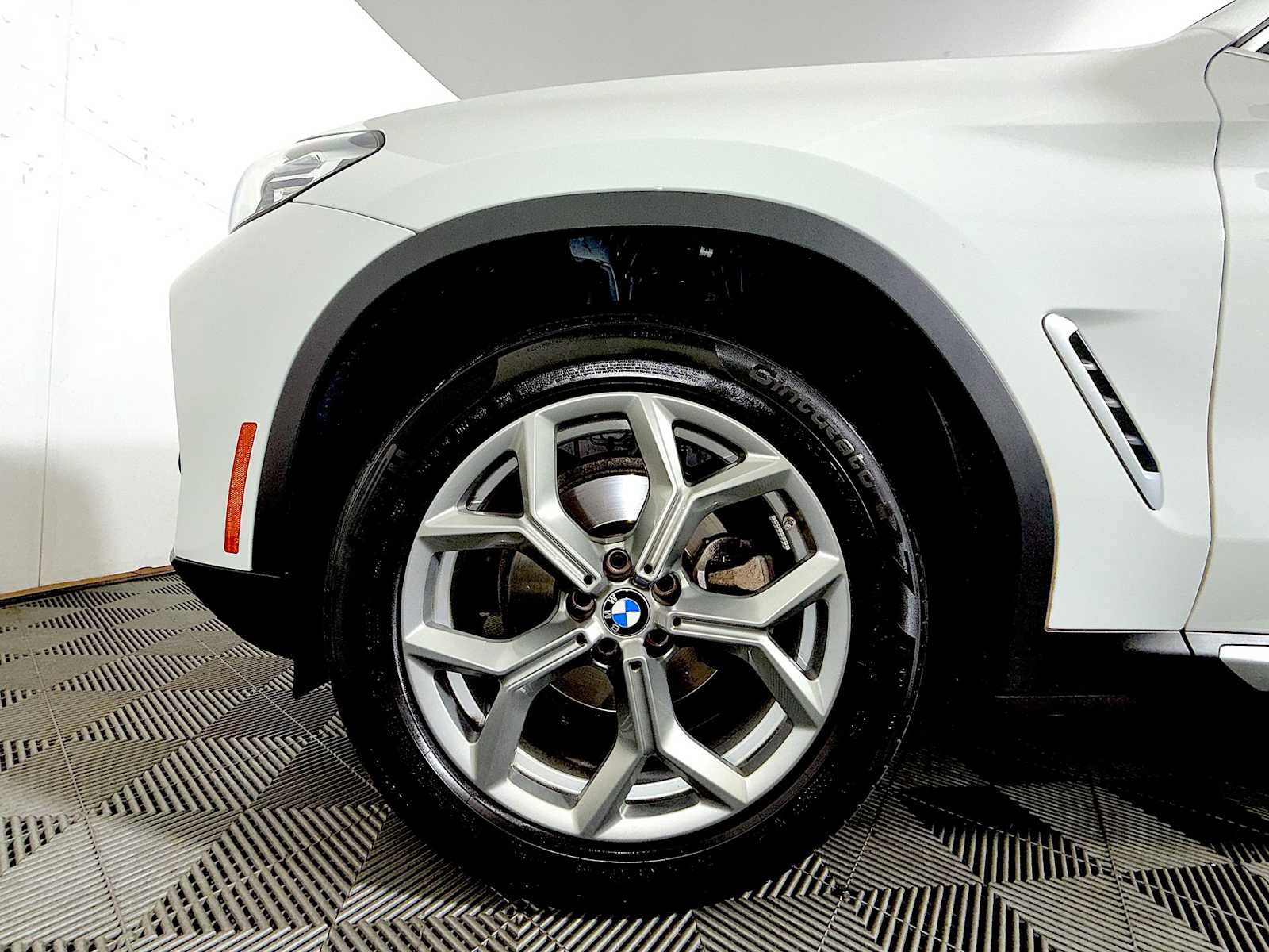 Used 2023 BMW X3 xDrive30i w/ Premium Package AWD/4WD image 8
