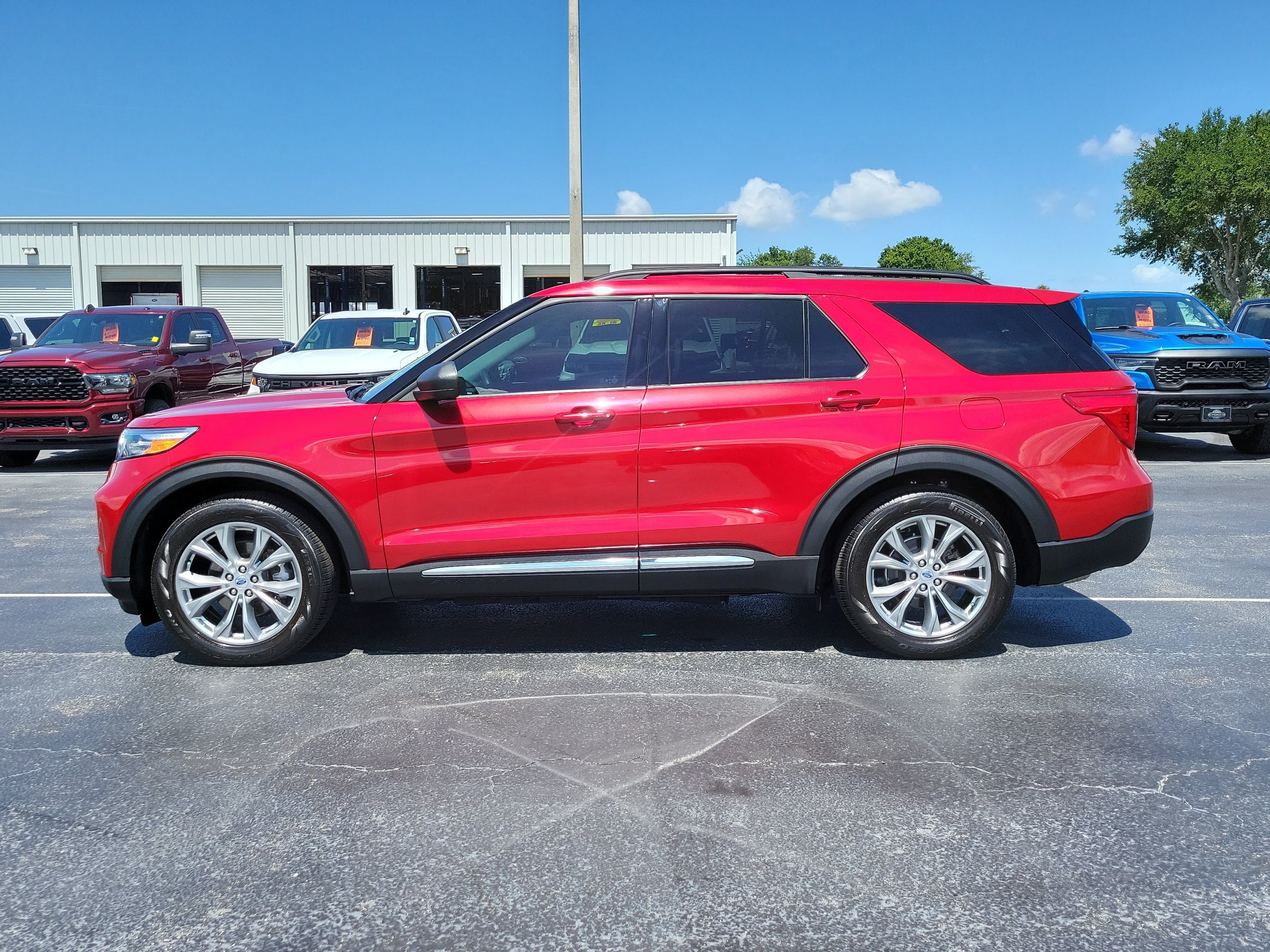 Certified 2023 Ford Explorer XLT w/ Equipment Group 202A RWD image 6