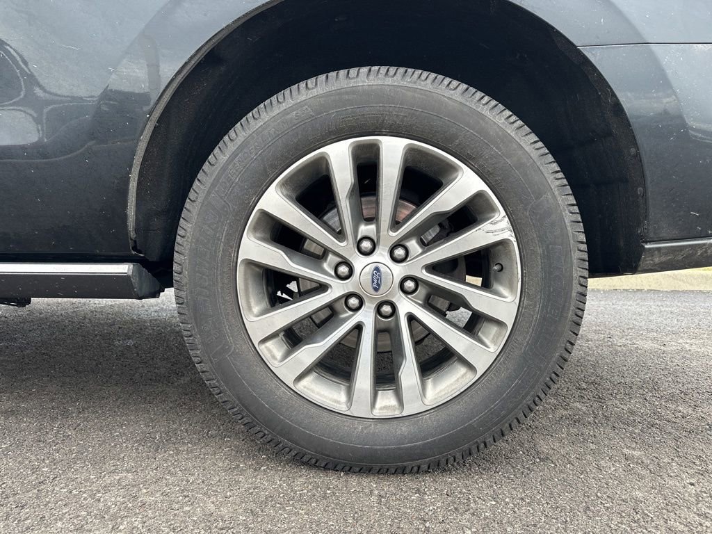 Used 2018 Ford Expedition Limited image 7