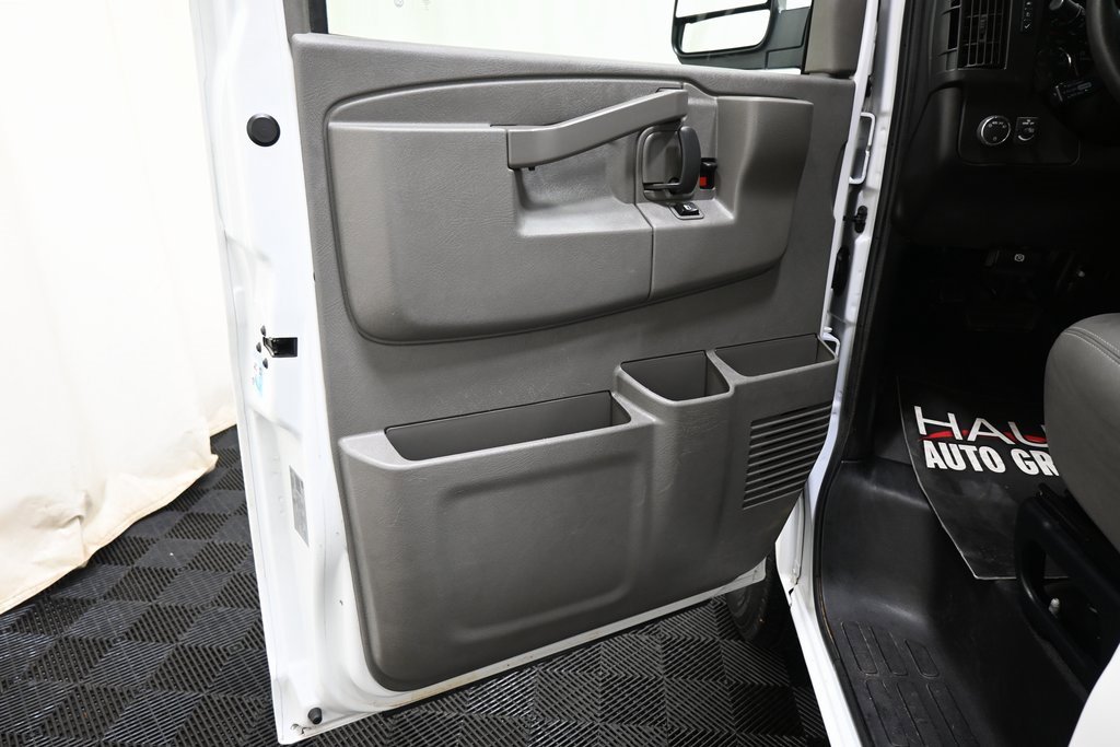 Used 2021 Chevrolet Express 2500 image 21