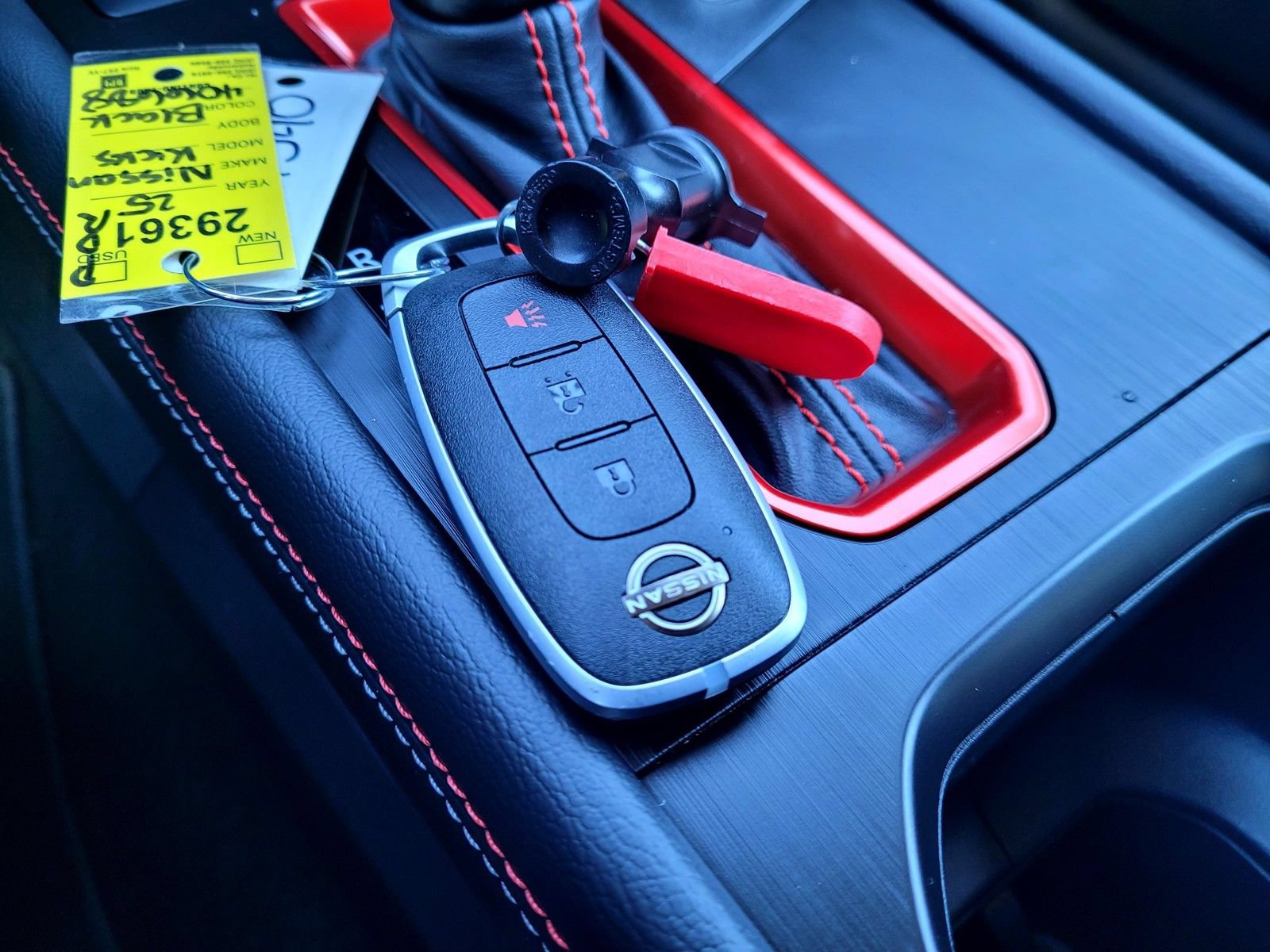 Used 2025 Nissan Kicks SR FWD image 34