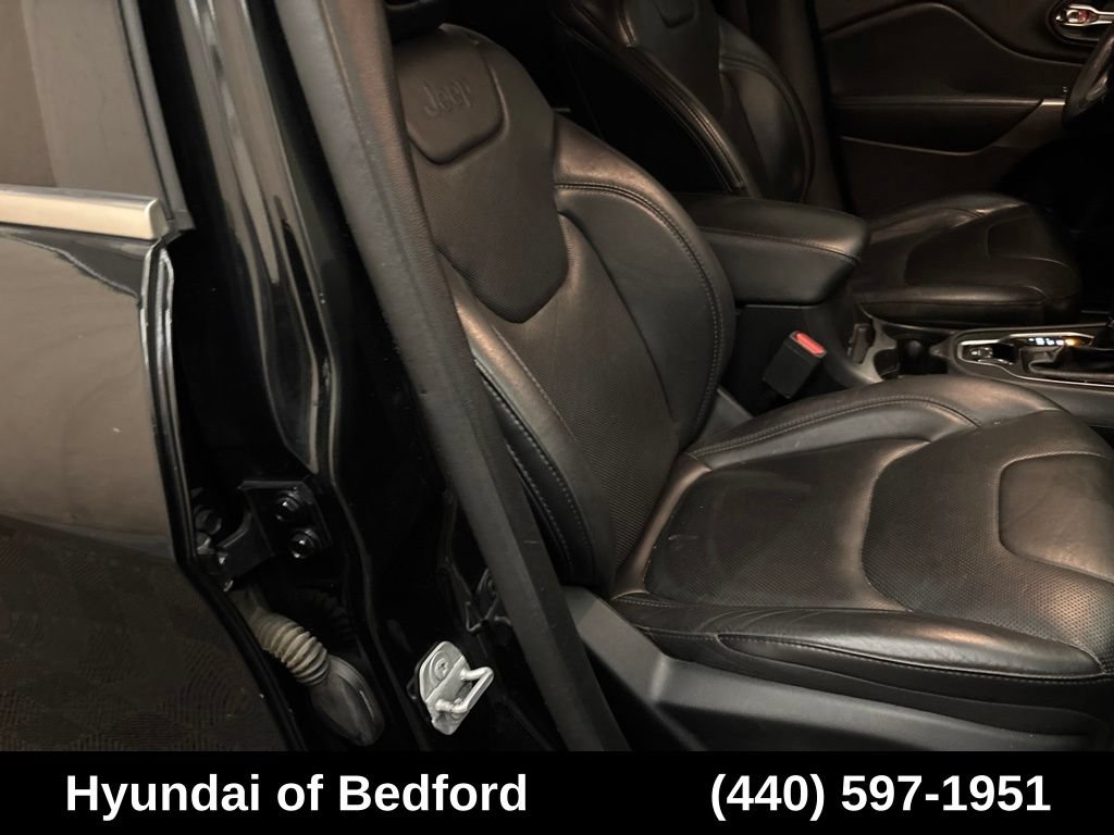 Used 2019 Jeep Cherokee Limited FWD image 20