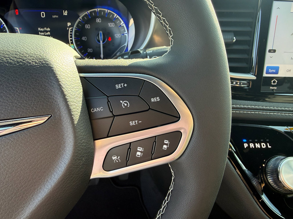 New 2026 Chrysler Pacifica Select image 21