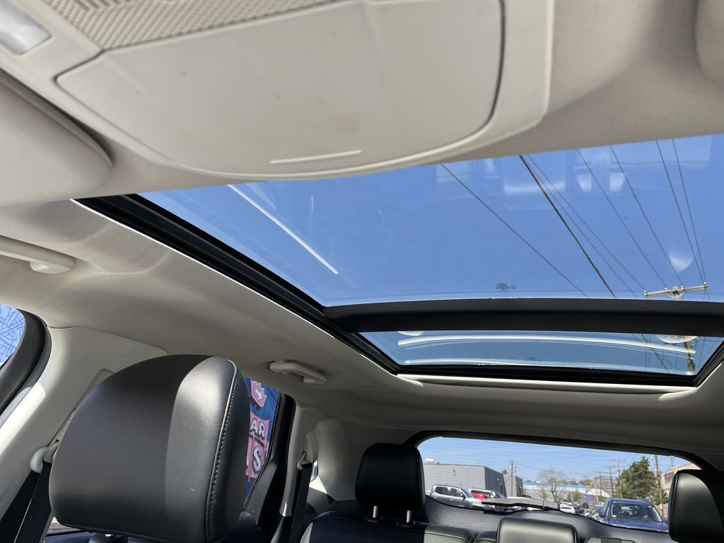 Used 2018 Ford Edge SEL w/ Equipment Group 201A AWD/4WD image 22