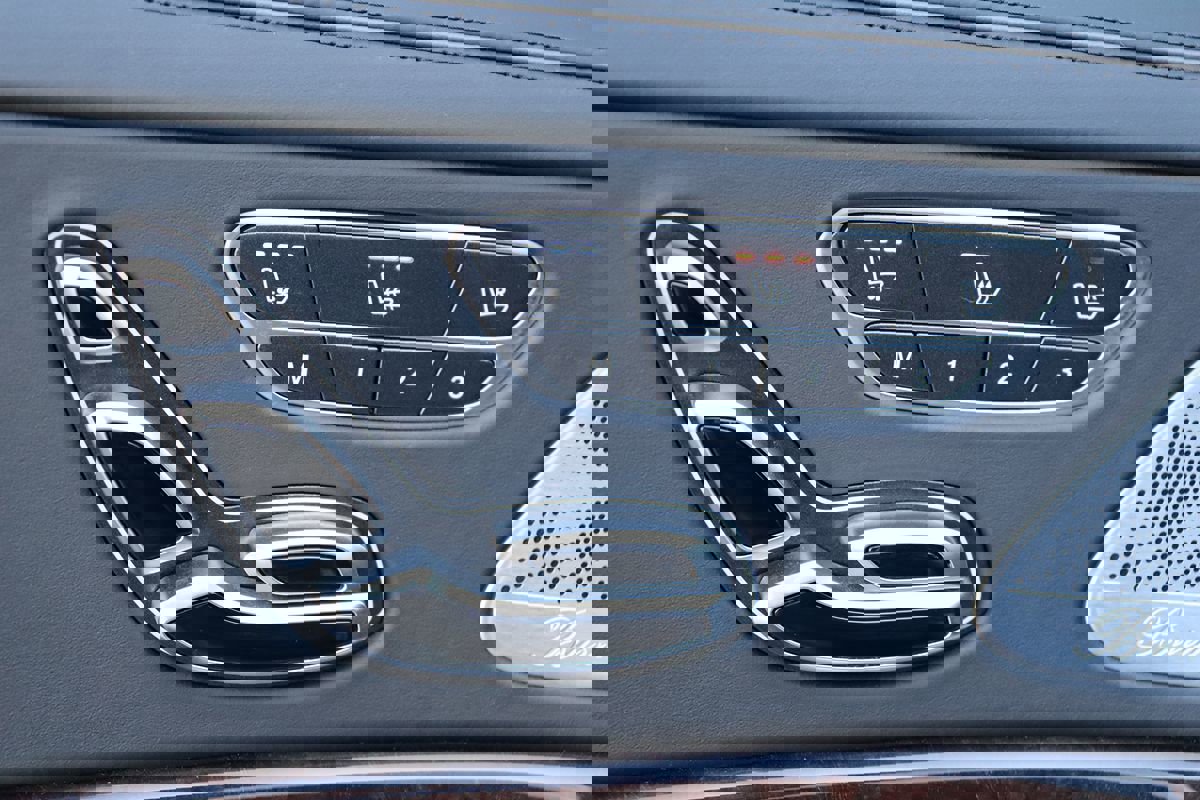 Used 2019 Mercedes-Benz S 560 Sedan w/ AMG Line Exterior image 22