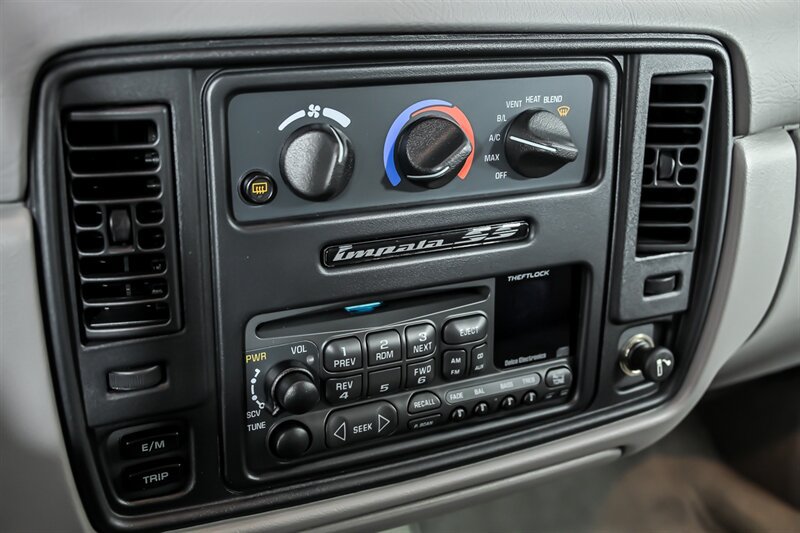 Used 1996 Chevrolet Impala SS RWD image 25