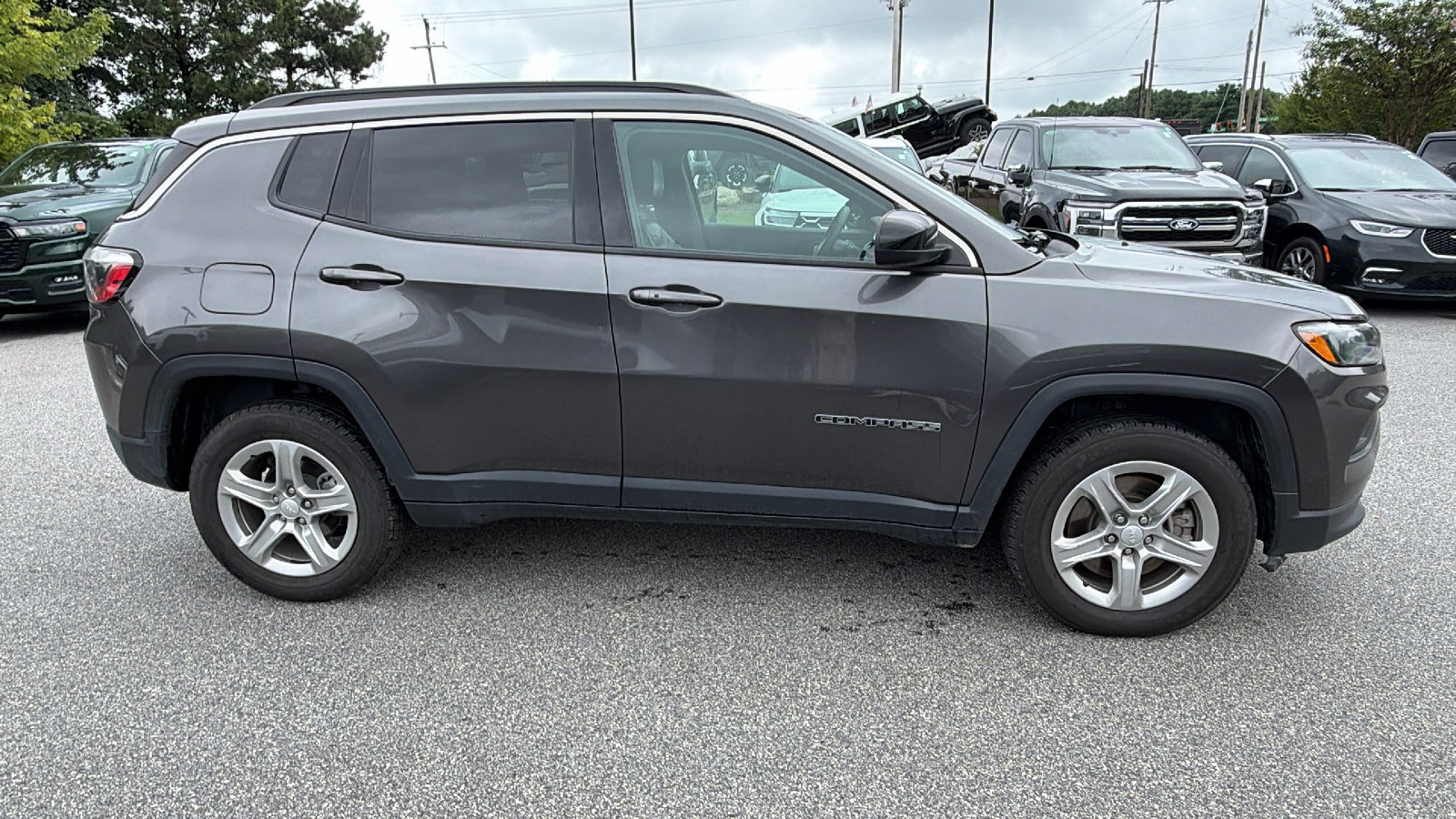 Used 2024 Jeep Compass Latitude AWD/4WD image 7