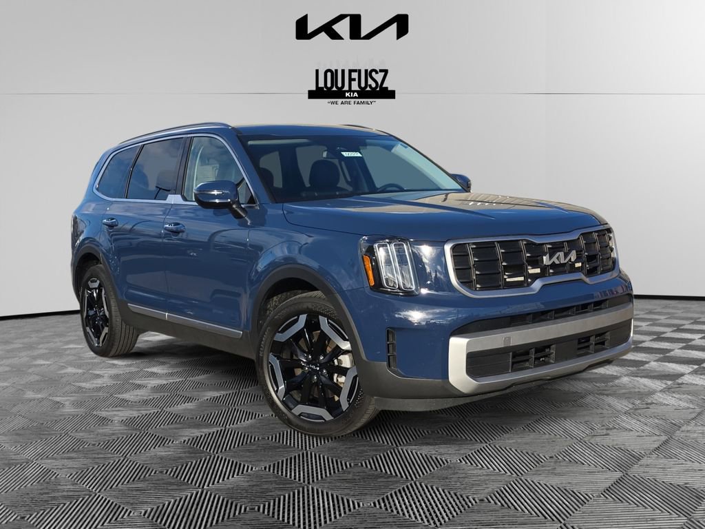 Used 2023 Kia Telluride S
